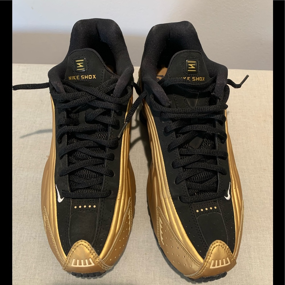 Nike Shox R4